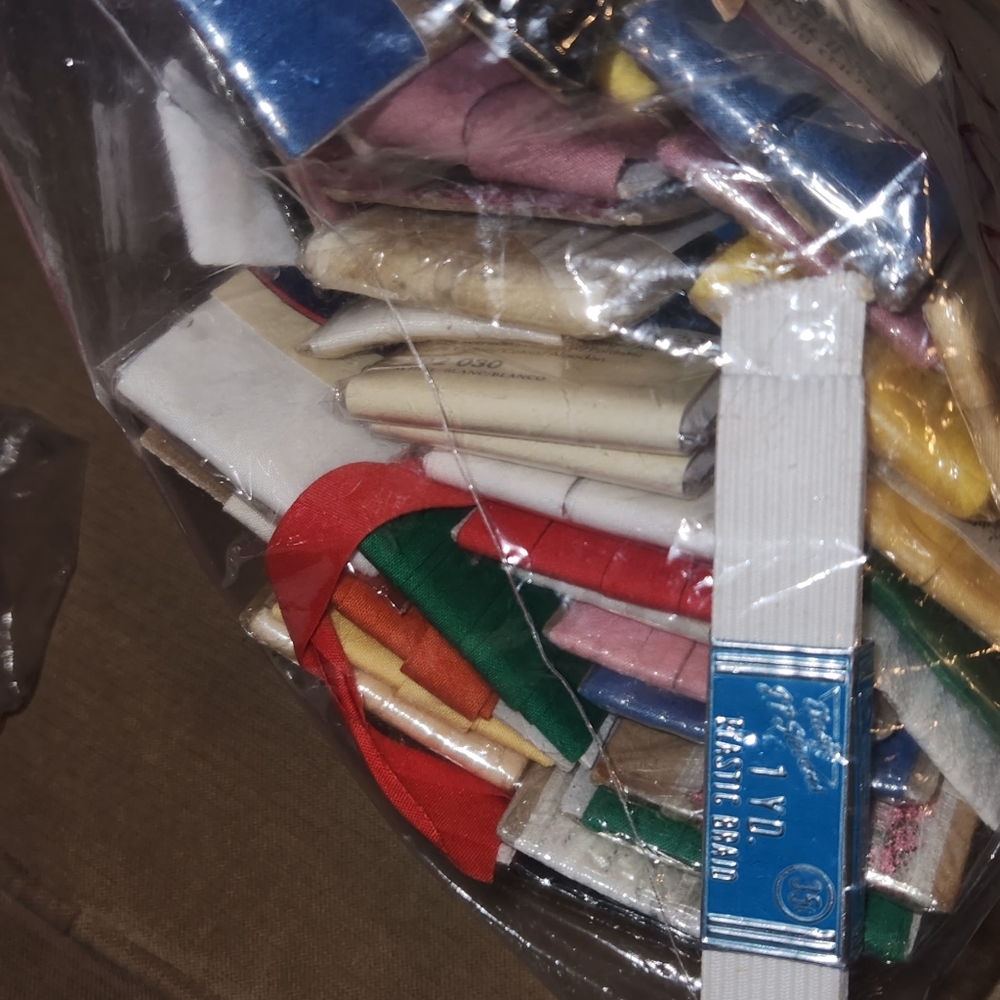 Assorted sewing items - Picture 6 of 6